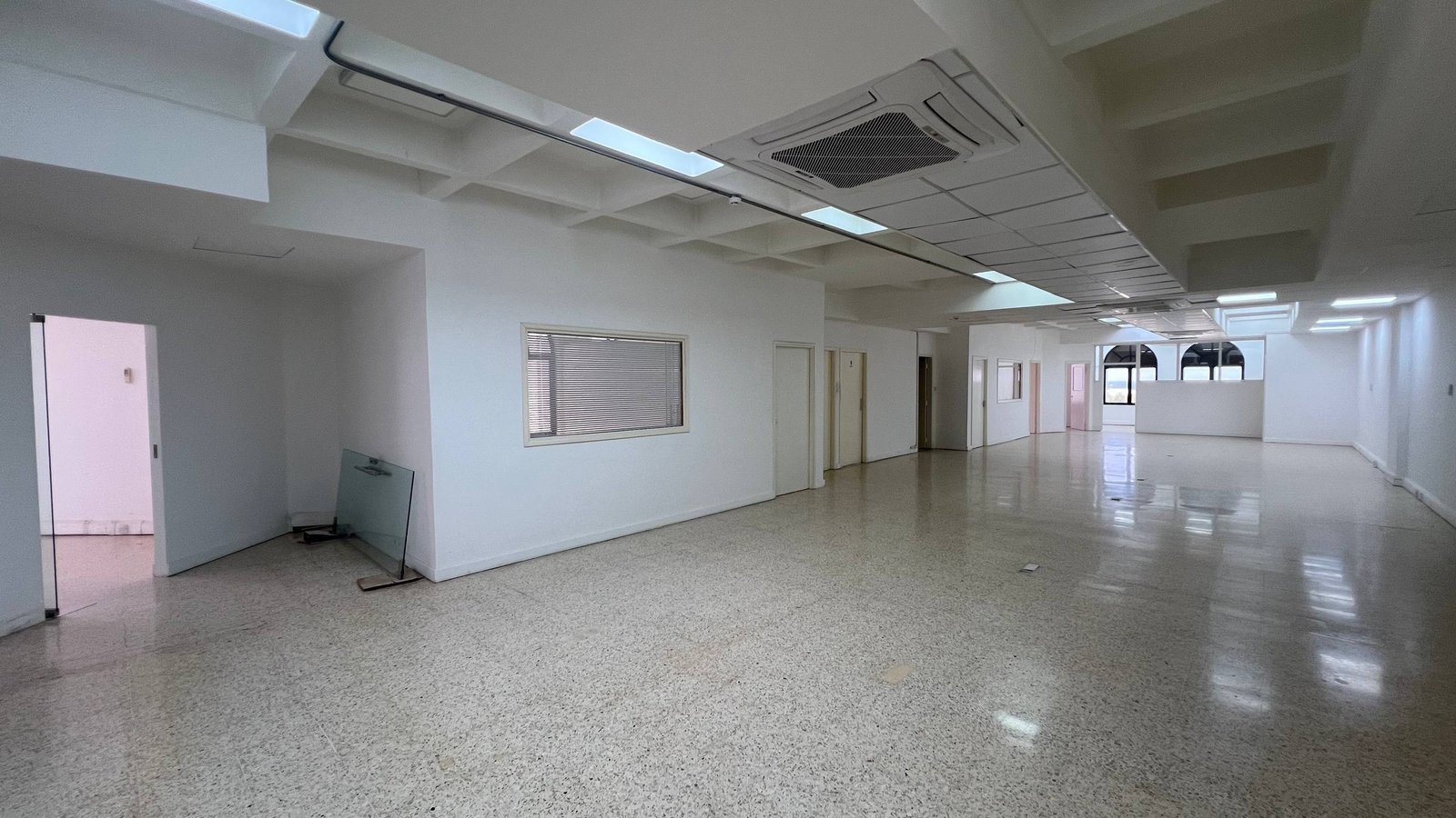 Building Bait Khuwair - Commercial · krumc-00541
