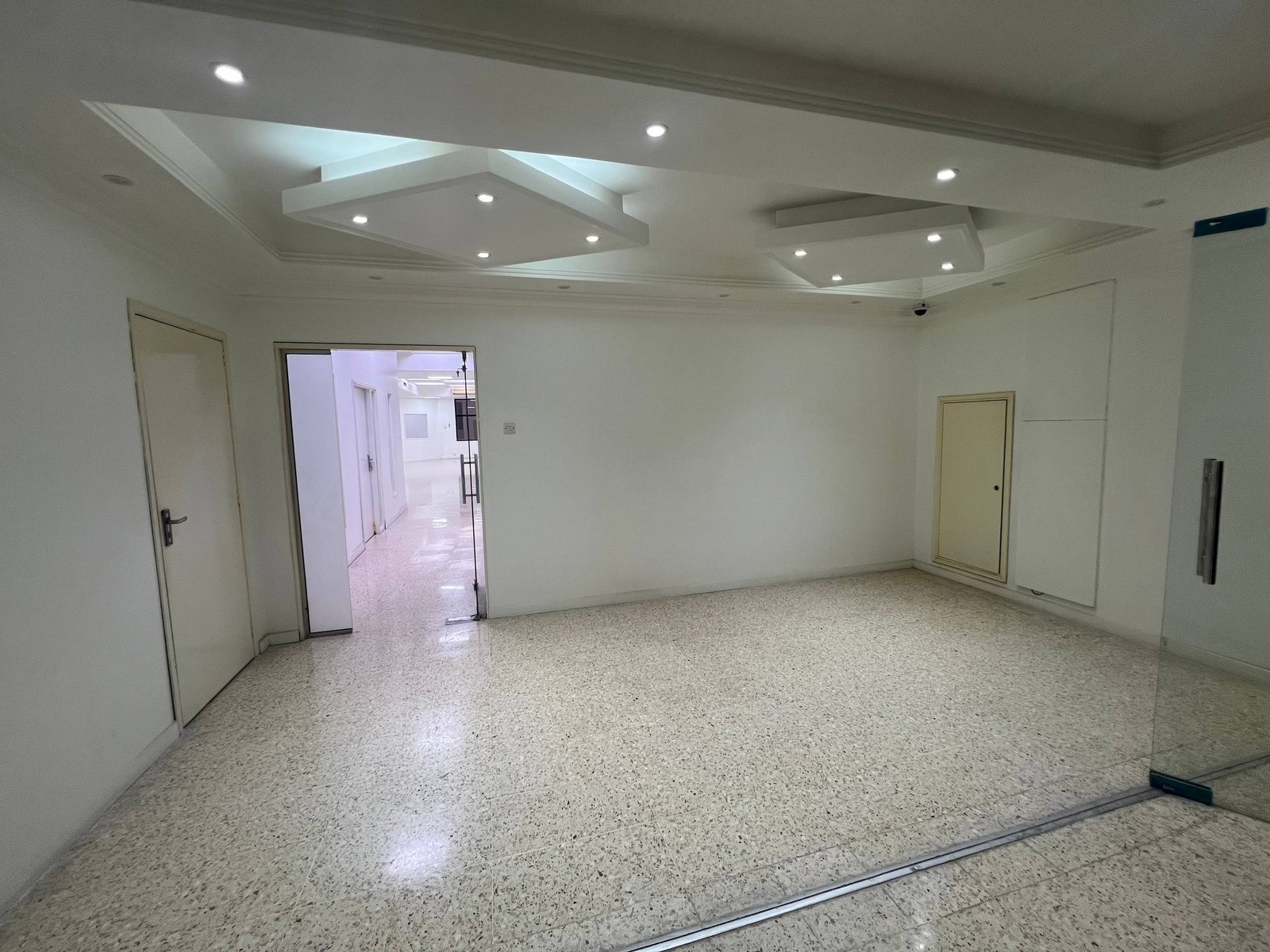 Building Bait Khuwair - Commercial · krumc-00231