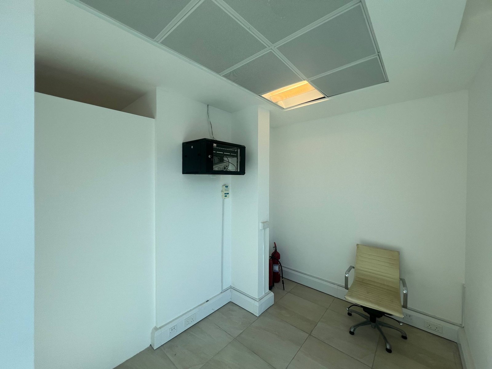 Building Beach Commercial complex - Waterfront Commercial · quumc-00011