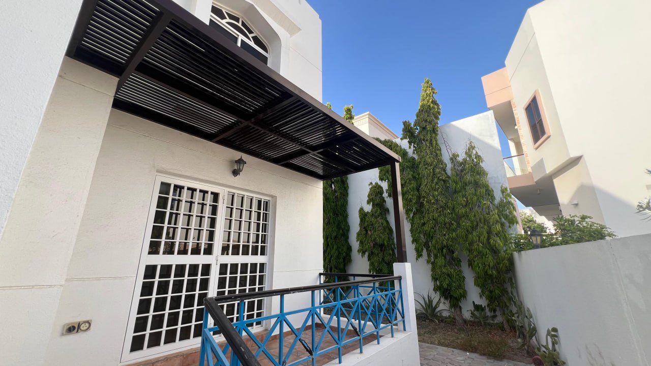 3+1 BHK Villa for Rent in Madinat Sultan Qaboos UMV7